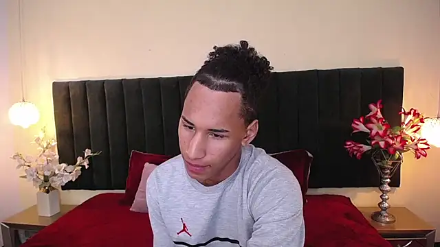 soft attraction online show from 11/06/25, 08:02