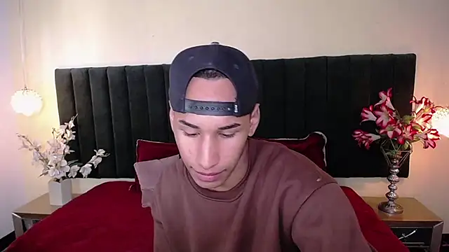 soft attraction online show from 11/08/25, 07:50