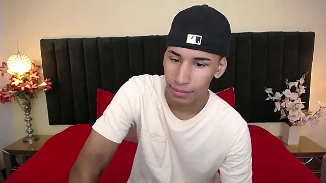 soft attraction online show from 04/01/26, 07:33