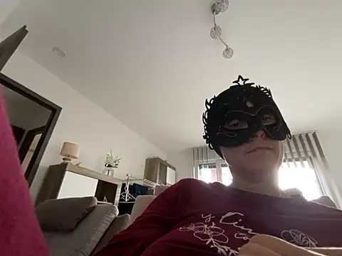 Marilou1983 online show from 10/24/25, 10:25