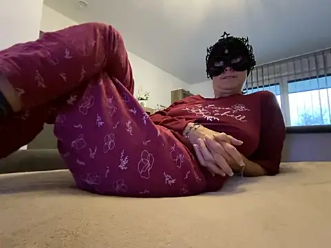 Marilou1983 online show from 10/16/25, 06:54