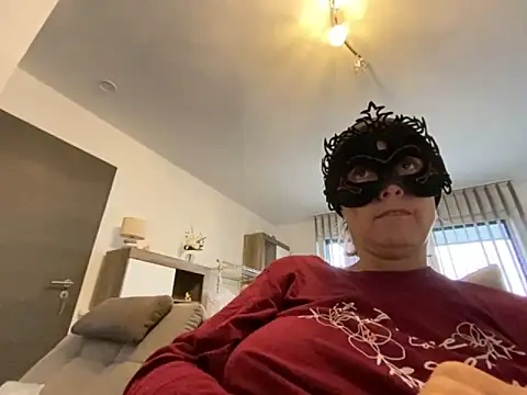 Marilou1983 online show from 10/15/25, 08:22