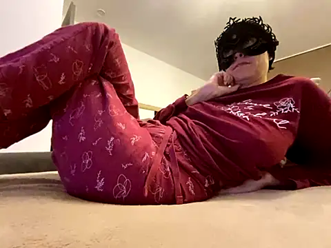 Marilou1983 online show from 11/17/25, 04:55