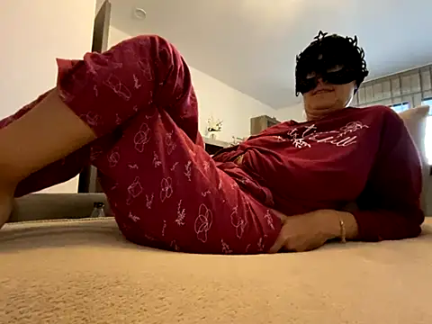 Marilou1983 online show from 11/08/25, 08:18