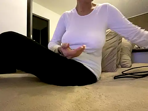 Marilou1983 online show from 12/05/25, 05:11