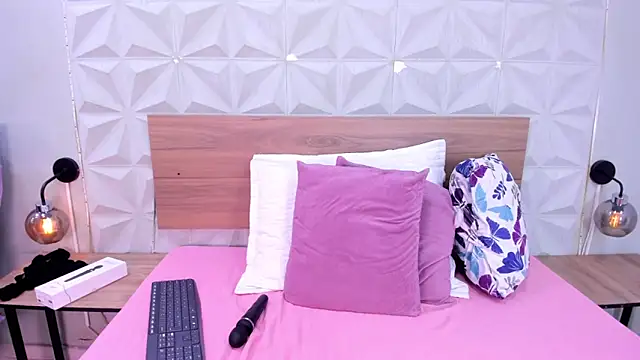 Stacey white  online show from 03/27/26, 07:59