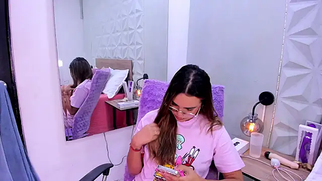 Stacey white  online show from 02/19/26, 08:17