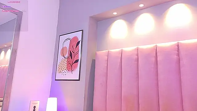 KeilyRoss online show from 11/04/25, 08:23