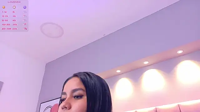 KeilyRoss online show from 10/28/25, 08:08