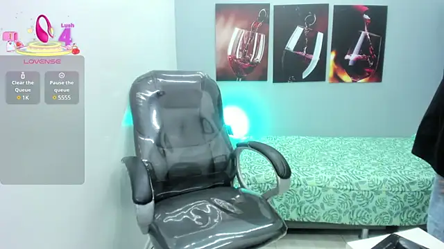 Snapshot of Noha_scott chatting on 03/15/25, 11:06 Noha scott online show from 03/15/25, 11:06