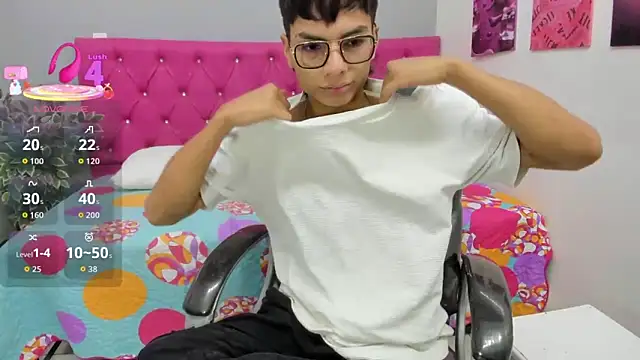 Snapshot of Noha_scott chatting on 09/12/25, 11:48 Noha scott online show from 09/12/25, 11:48
