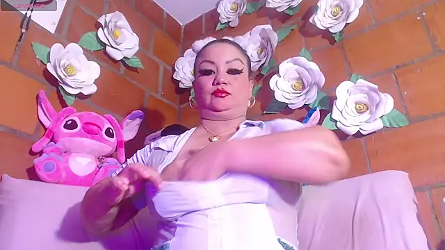 IngritBitch online show from 04/17/26, 06:05