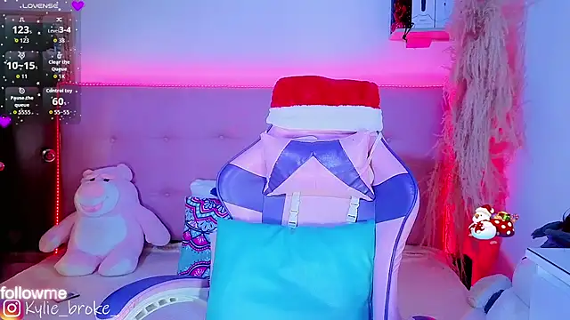 Kylie brokee online show from 12/19/25, 09:06