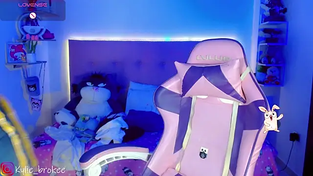 Kylie brokee online show from 03/02/25, 09:08