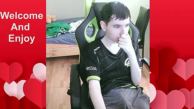 Twink martinboy online show from 03/04/26, 08:49