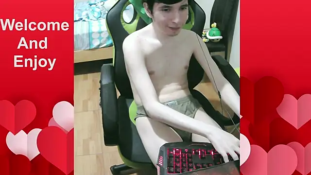 Snapshot of Twink_martinboy chatting on 06/14/26, 02:24 Twink martinboy online show from 06/14/26, 02:24