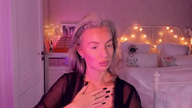 aestetick online show from 11/17/25, 08:18