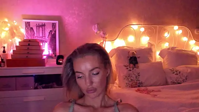 aestetick online show from 11/16/25, 06:45