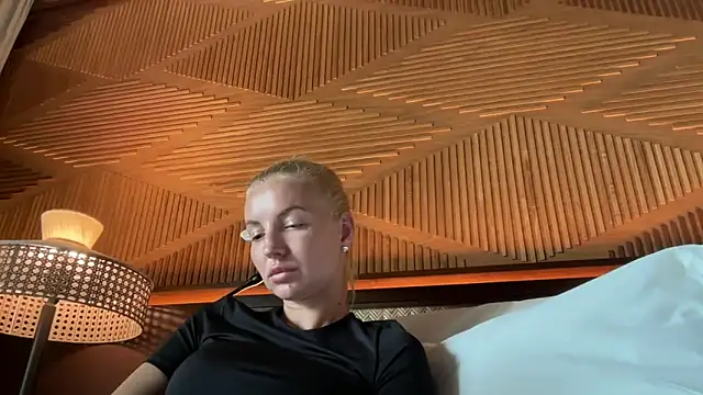 aestetick online show from 11/30/25, 04:24