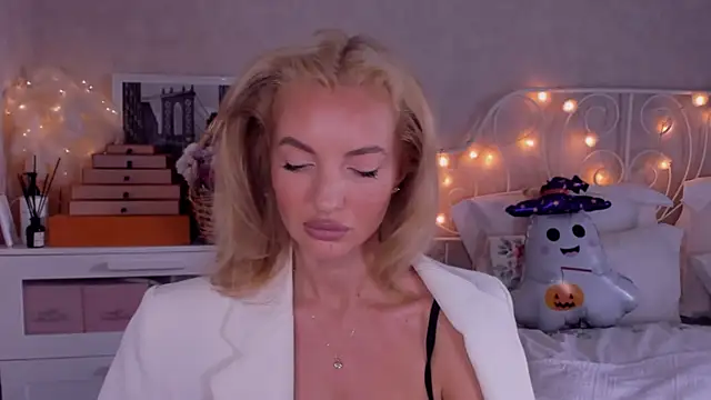 aestetick online show from 10/19/25, 08:17