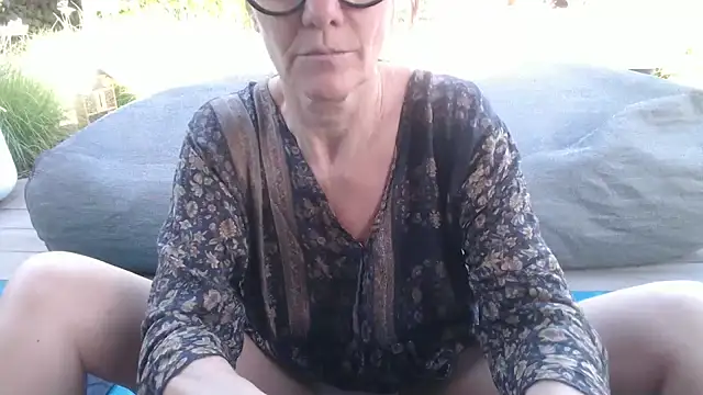 Snapshot of godinflower chatting on 06/28/26, 08:42 godinflower online show from 06/28/26, 08:42