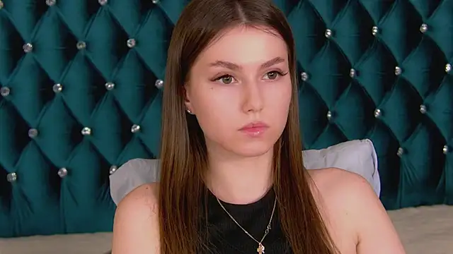 AliceMoreno online show from 10/21/25, 05:12