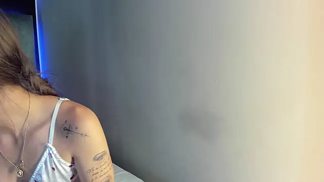 AmmyJones  online show from 11/19/25, 07:03