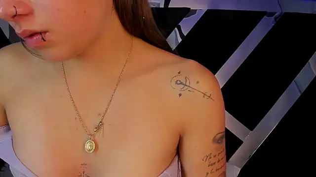 AmmyJones  online show from 11/06/25, 07:29