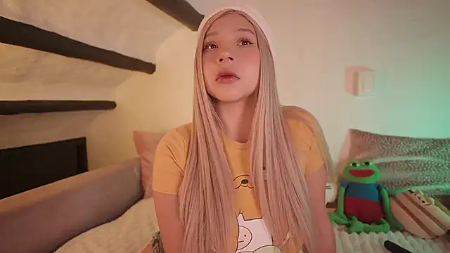 Snapshot of -SofiaCastillo- chatting on 02/02/26, 03:55 -SofiaCastillo- online show from 02/02/26, 03:55