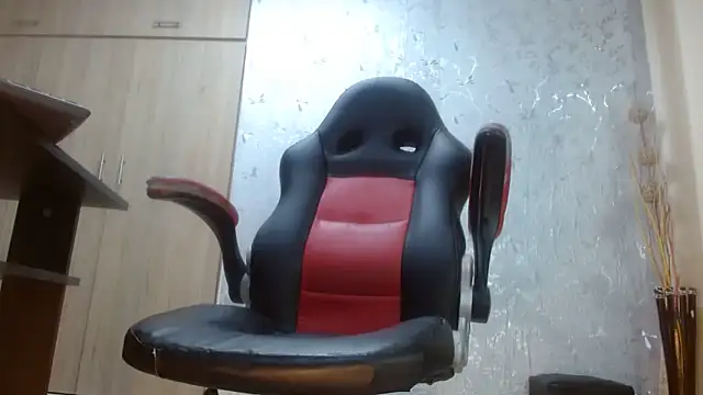 PaulinaRubio  online show from 11/24/25, 07:14