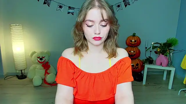 AidaPerry online show from 10/29/25, 05:12