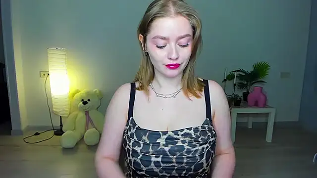 AidaPerry online show from 09/28/25, 04:14