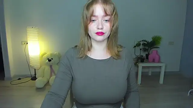 AidaPerry online show from 10/10/25, 04:19