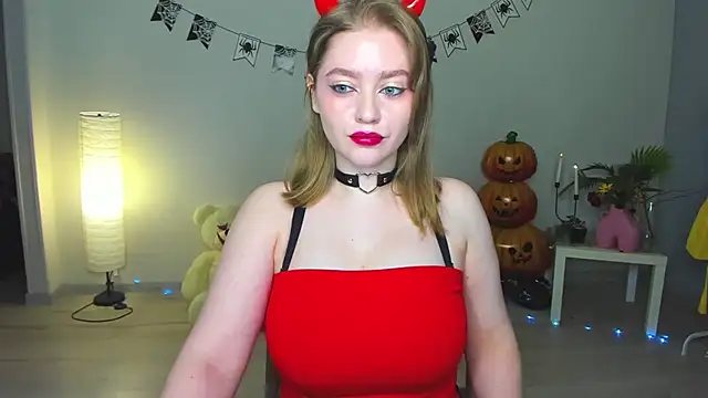 AidaPerry online show from 10/27/25, 07:48