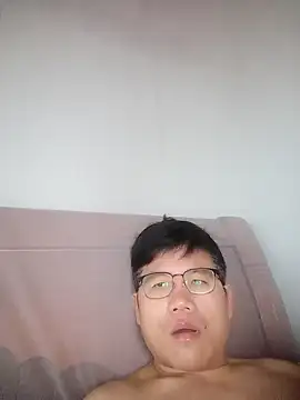 Snapshot of findagirlfriend chatting on 12/15/25, 01:11 findagirlfriend online show from 12/15/25, 01:11