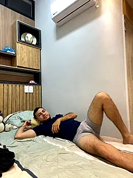 alessandroo013 online show from 10/31/25, 02:19