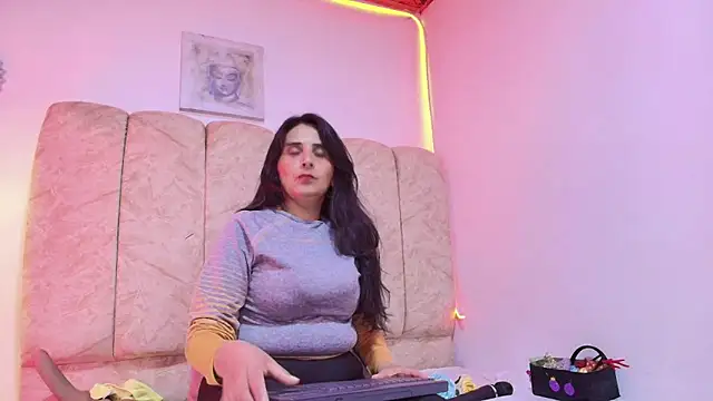  Marcela   online show from 04/21/26, 11:39
