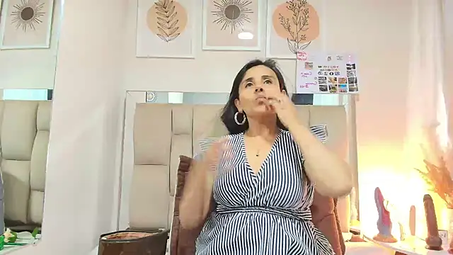 Snapshot of _Marcela__ chatting on 07/09/26, 11:53 Marcela online show from 07/09/26, 11:53