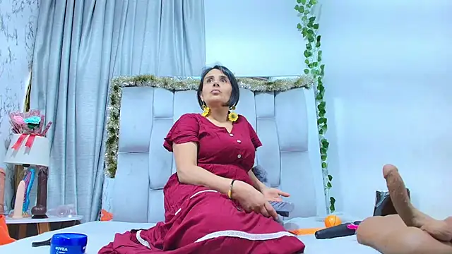  Marcela   online show from 12/18/25, 12:31