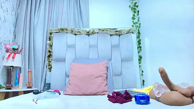  Marcela   online show from 12/20/25, 12:41