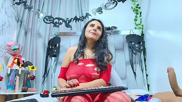  Marcela   online show from 10/31/25, 12:57