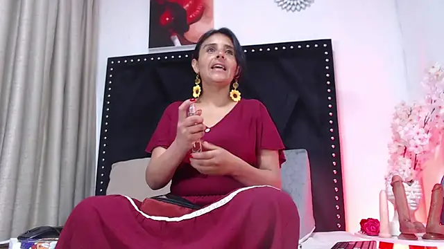 Snapshot of _Marcela__ chatting on 03/06/25, 12:19 Marcela online show from 03/06/25, 12:19