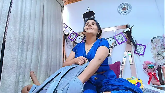  Marcela   online show from 11/05/25, 12:30