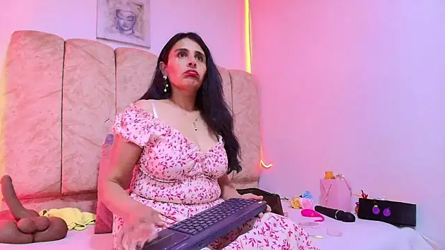  Marcela   online show from 04/15/26, 11:27