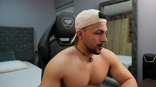 Martin Logan online show from 04/04/26, 11:33