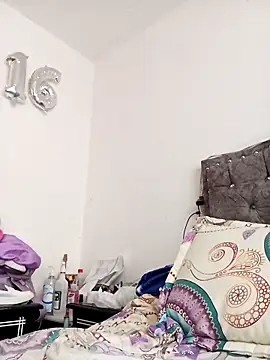 Snapshot of Juanamd1 chatting on 12/04/25, 12:59 Juanamd1 online show from 12/04/25, 12:59