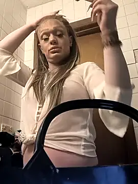 ImCarolinaCutiexxx online show from 11/19/25, 09:48