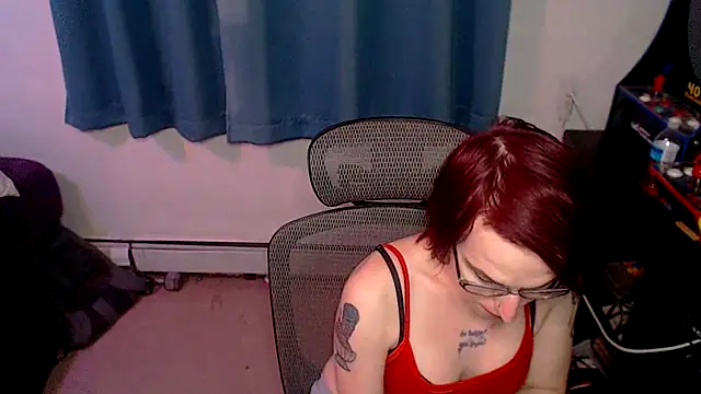 Snapshot of RyffBurnz chatting on 12/17/25, 03:00 RyffBurnz online show from 12/17/25, 03:00