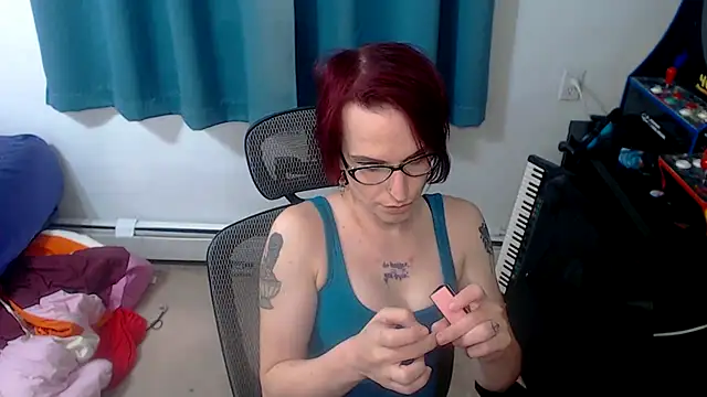 Snapshot of RyffBurnz chatting on 10/14/25, 03:12 RyffBurnz online show from 10/14/25, 03:12