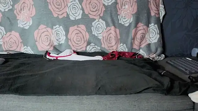 Snapshot of Lunadelisla chatting on 02/15/26, 09:36 Lunadelisla online show from 02/15/26, 09:36